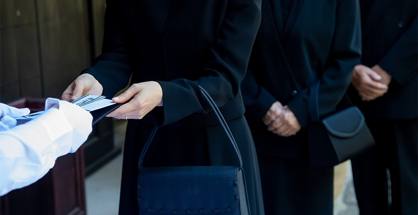 経験豊富な葬祭ディレクターが対応